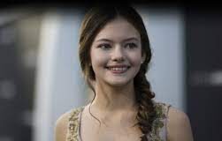 Mackenzie Foy in hindi